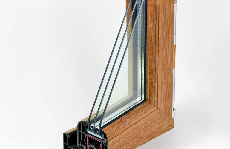 Остекление балкона под ключ окнами Рехау