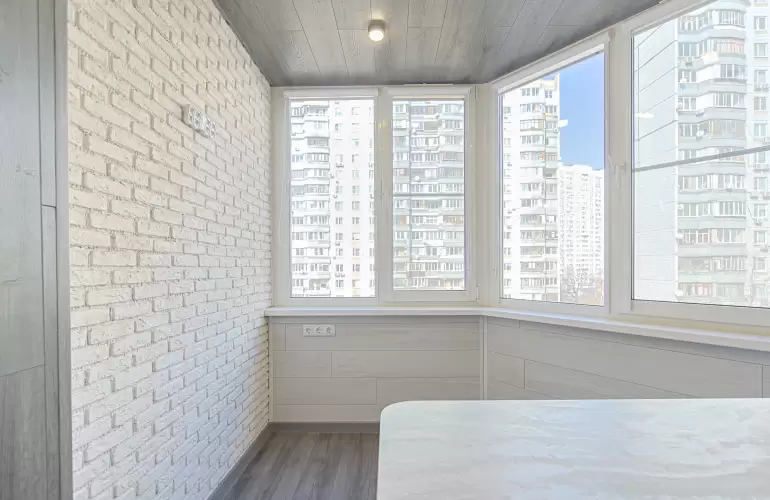 Отделка ламинатом лоджии Утюжок с объединением